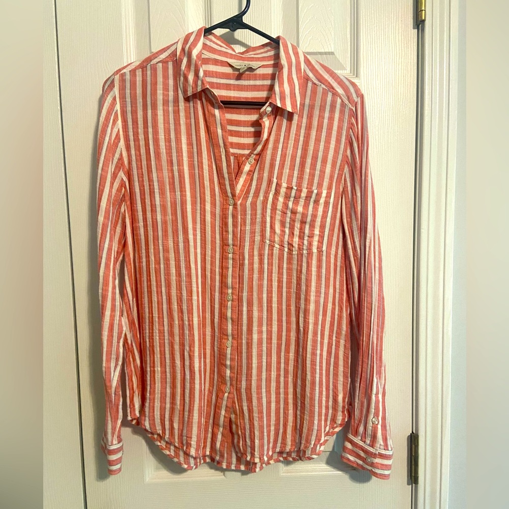 Lucky loose button up shirt. Looks great with jeans